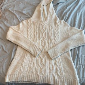 Creme sweater